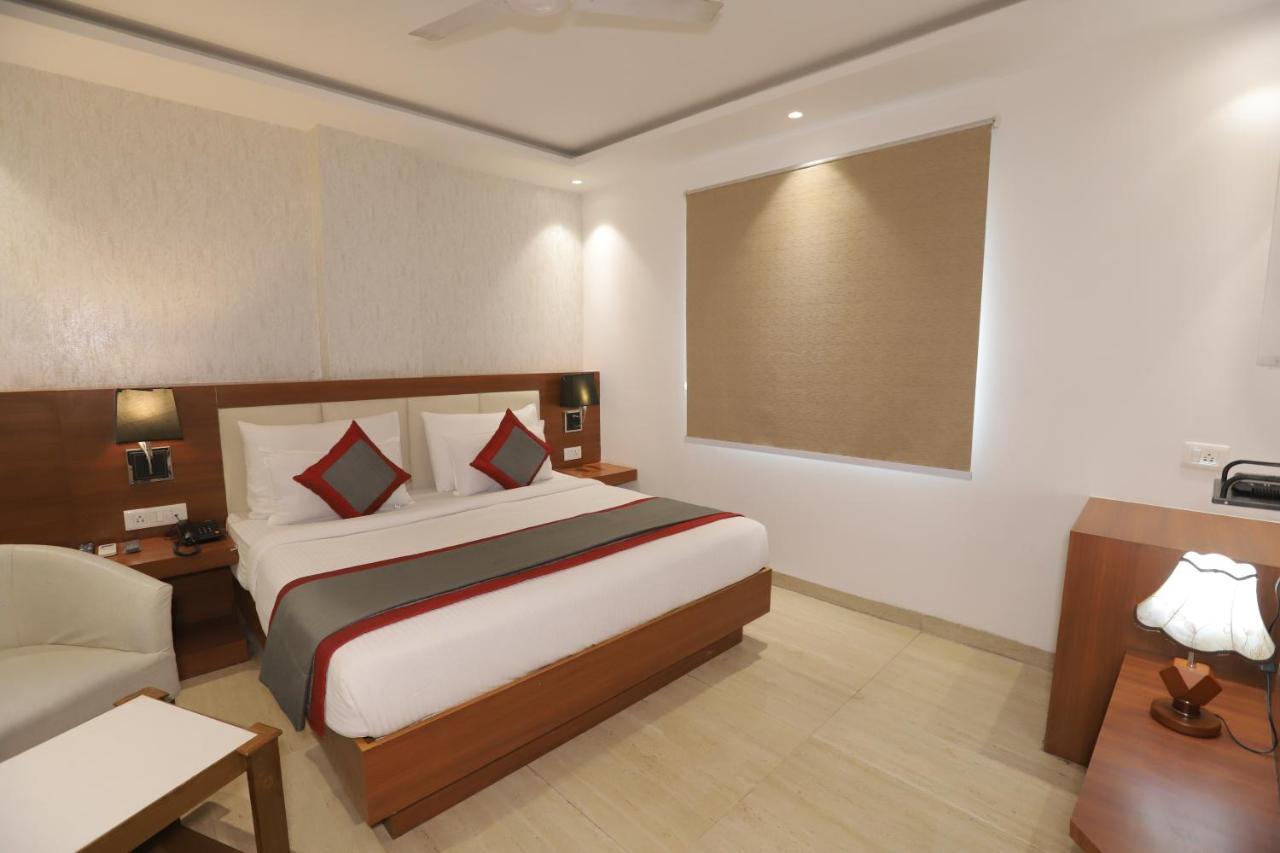 Nh Skye Suites 뉴델리 외부 사진