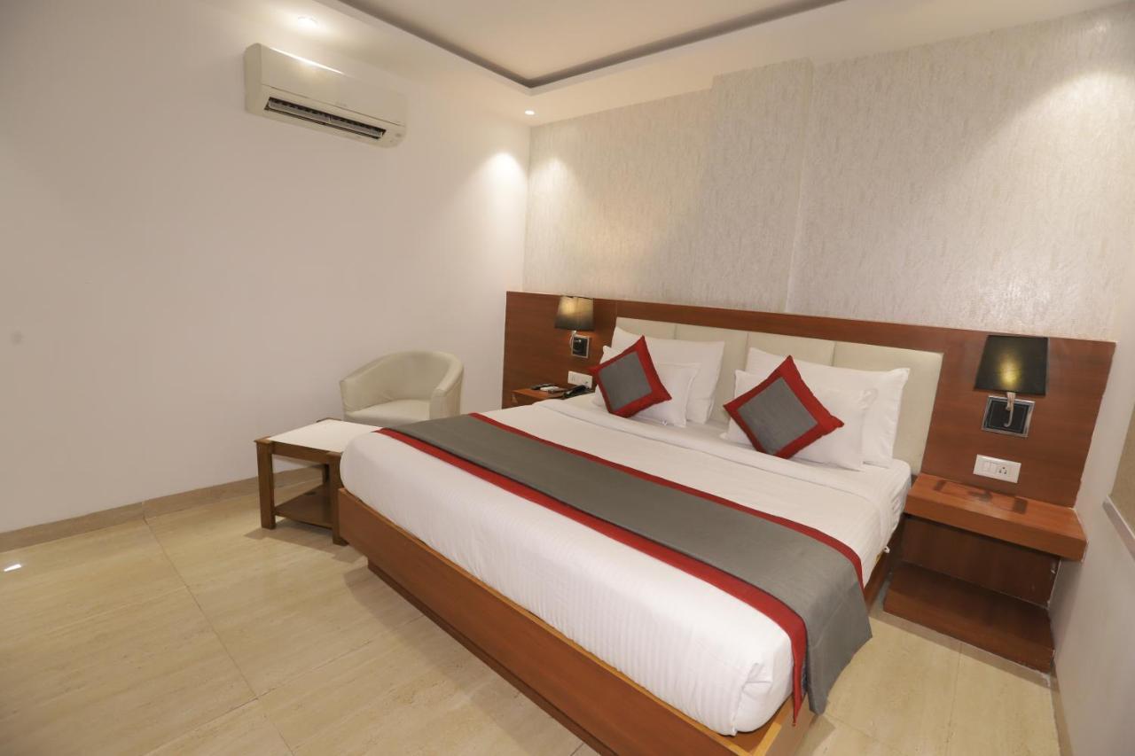 Nh Skye Suites 뉴델리 외부 사진