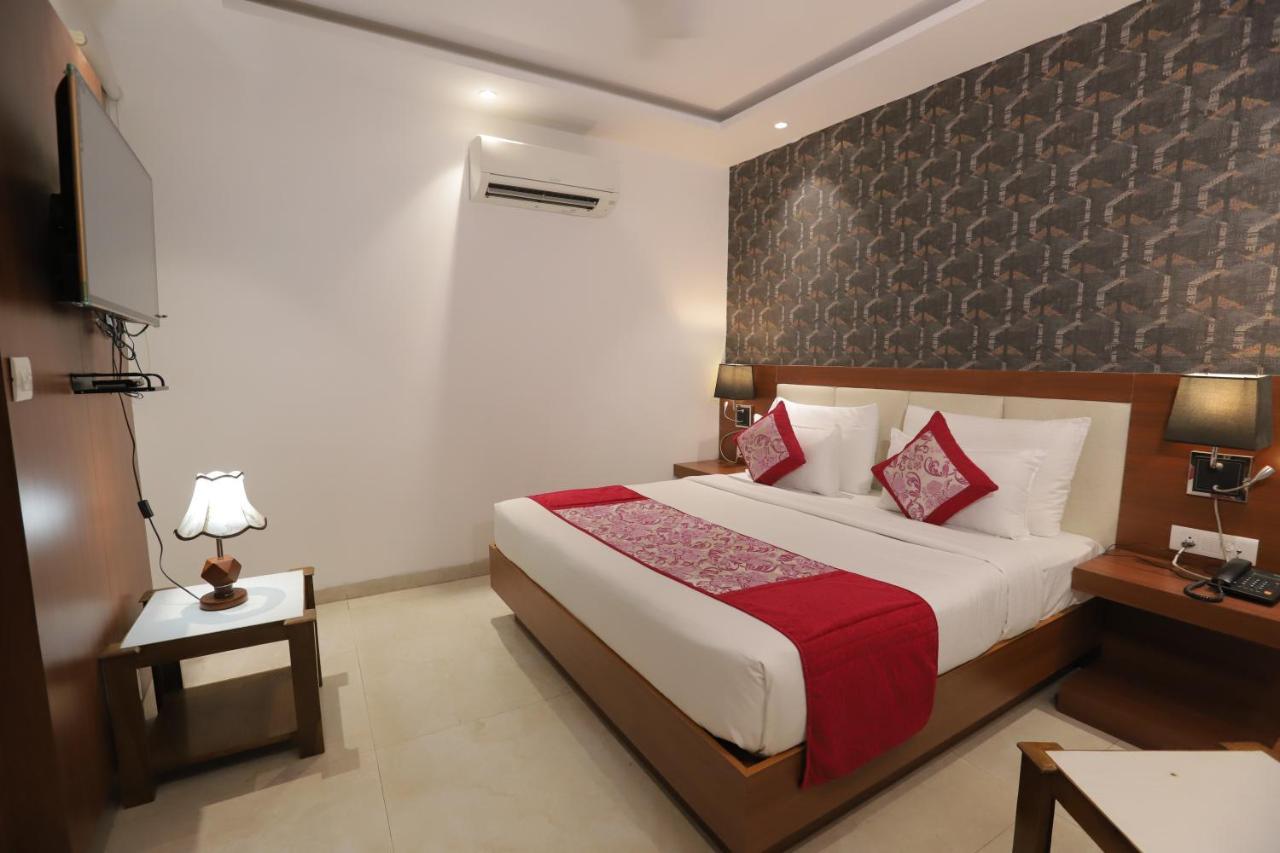 Nh Skye Suites 뉴델리 외부 사진
