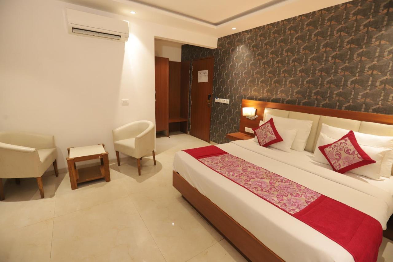 Nh Skye Suites 뉴델리 외부 사진
