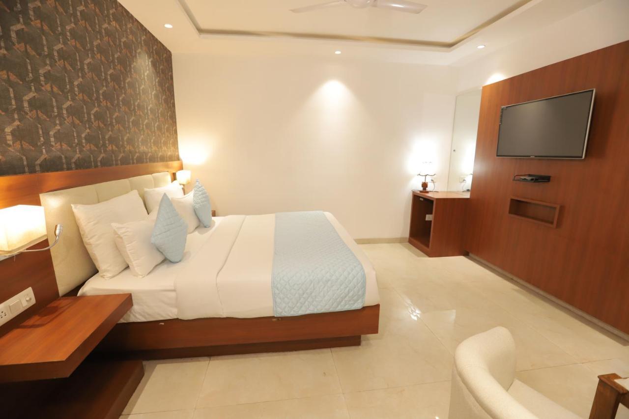Nh Skye Suites 뉴델리 외부 사진