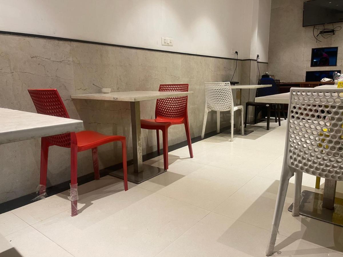 Nh Skye Suites 뉴델리 외부 사진